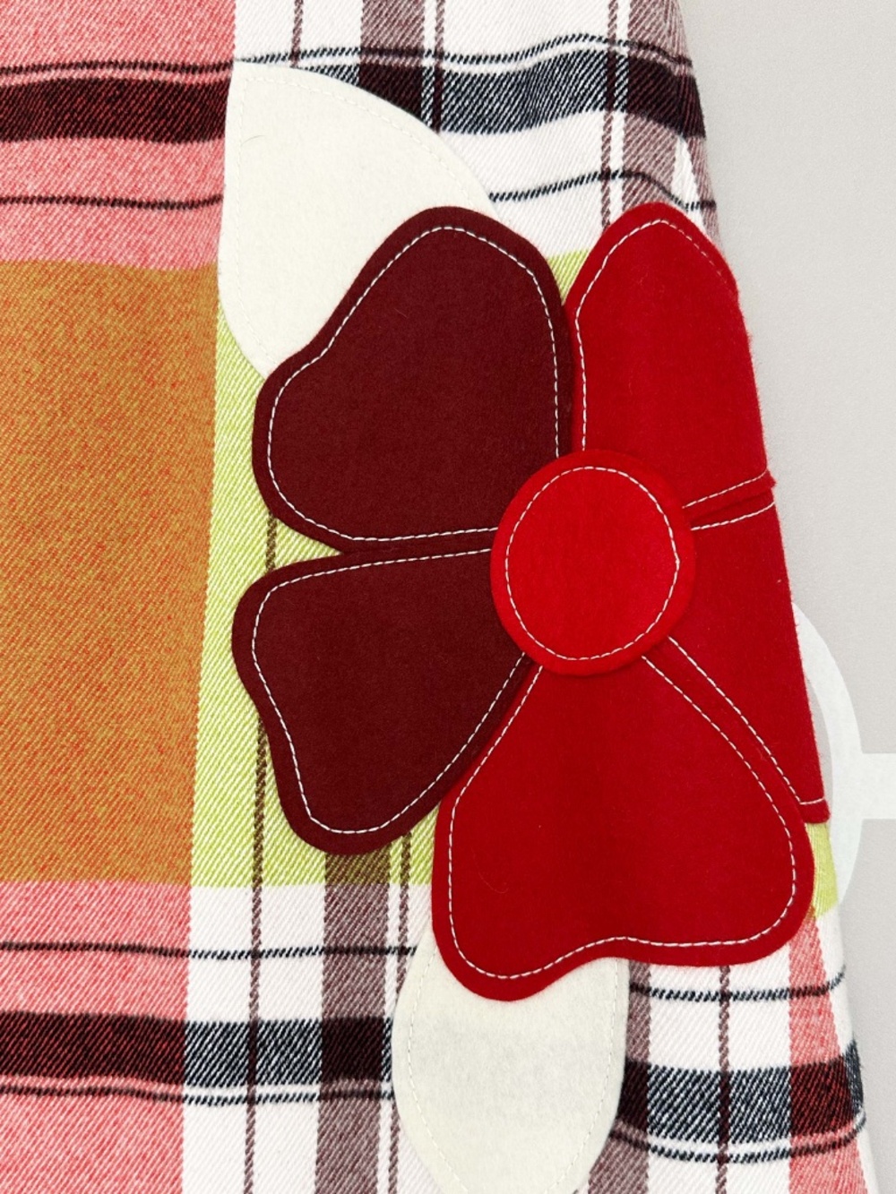 Moschino Plaid Wool Mini Skirt Floral Felt Appliqué Made in Italy Size US 8 - Picture 5 of 10